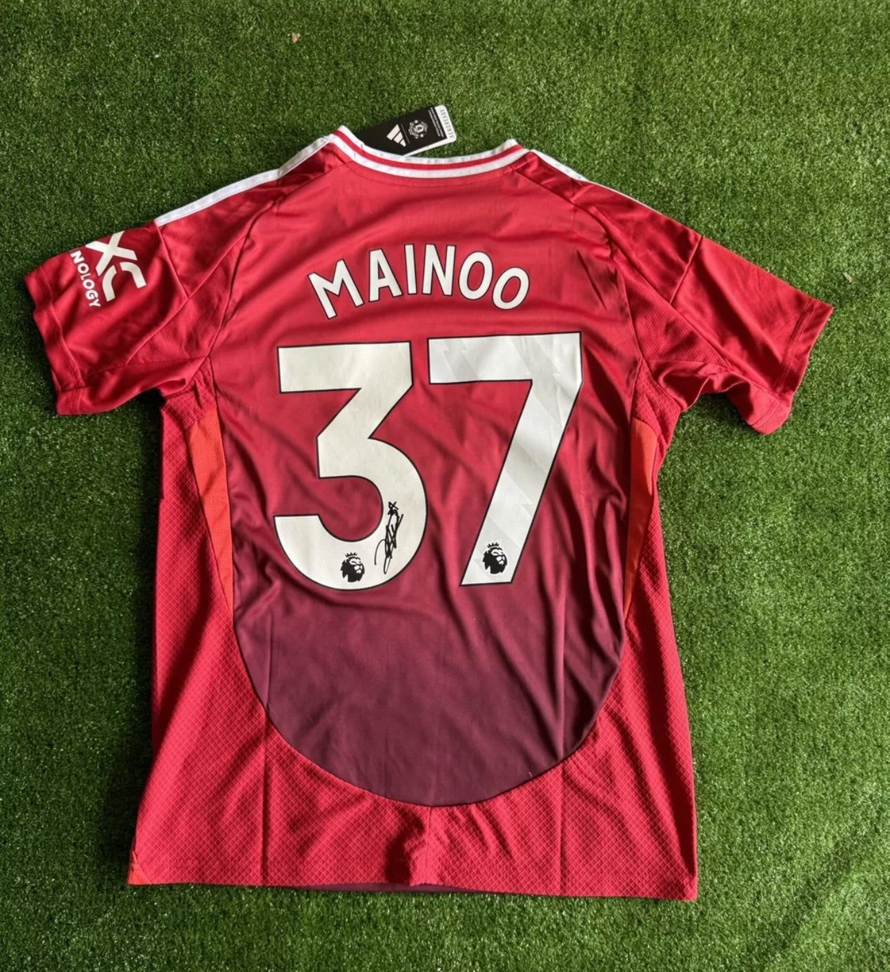 Kobbie Mainoo Signed Manchester United 2024/2025 Home Shirt