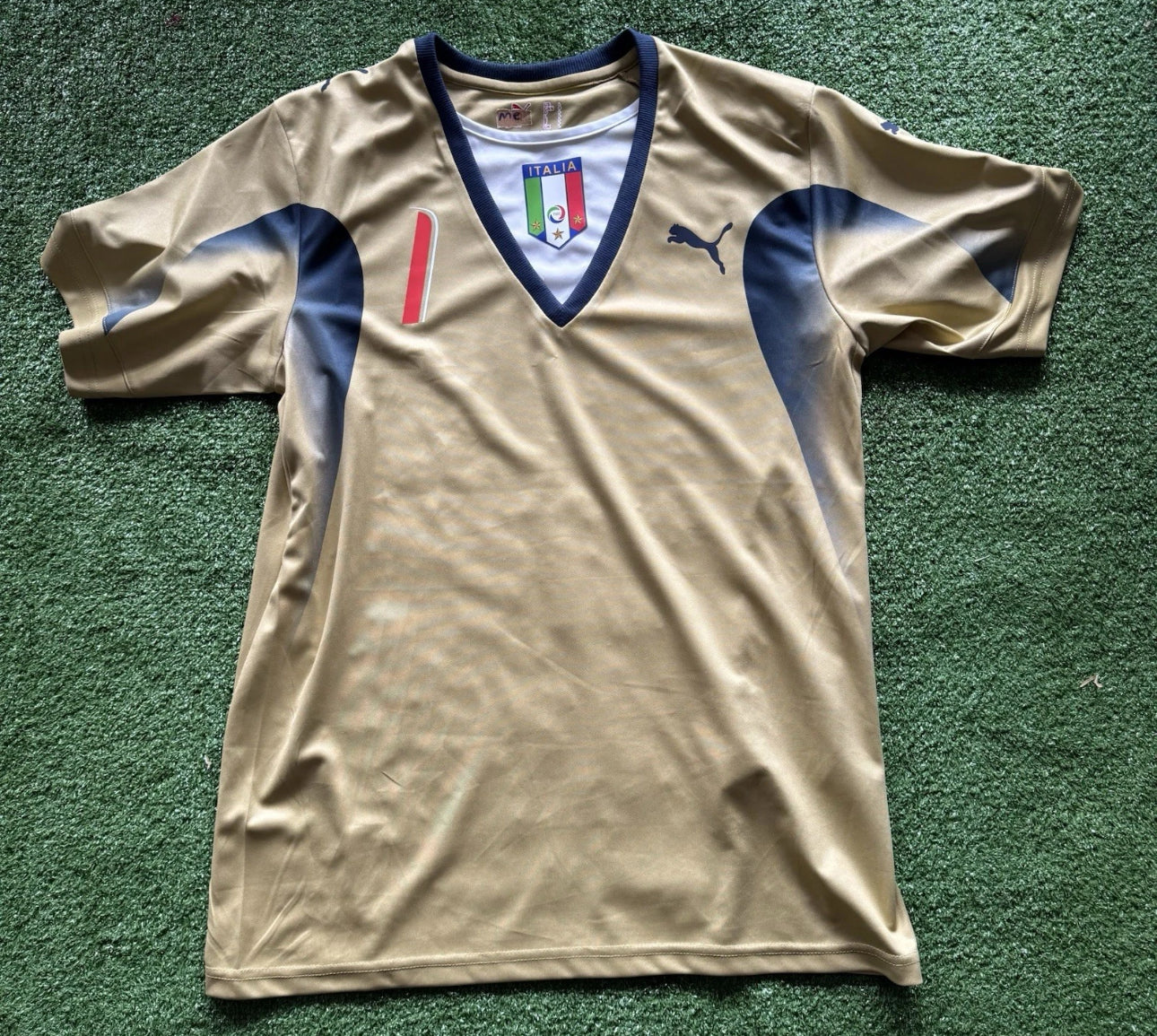 Autographed/Signed Gianluigi Buffon Italy Auto Soccer Jersey PRIVATE SIGNING