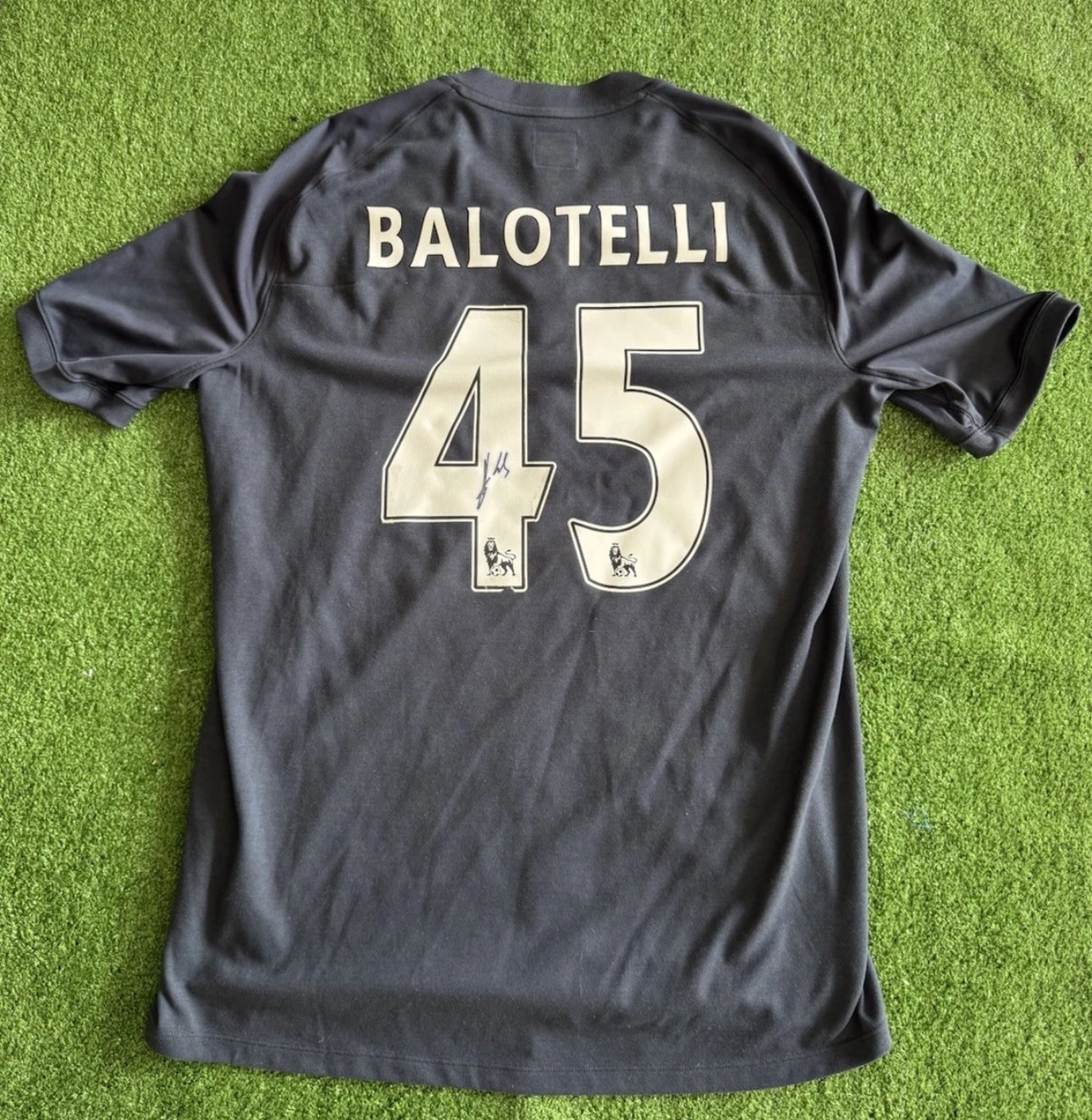 Mario Balotelli Signed 2010-2011 Man City Signed Shirt